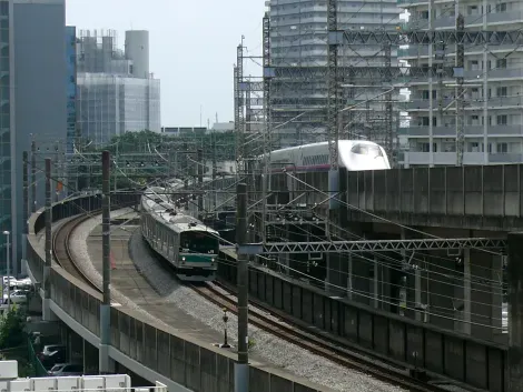 Saikyo Line train and the Tohoku Shinkansen